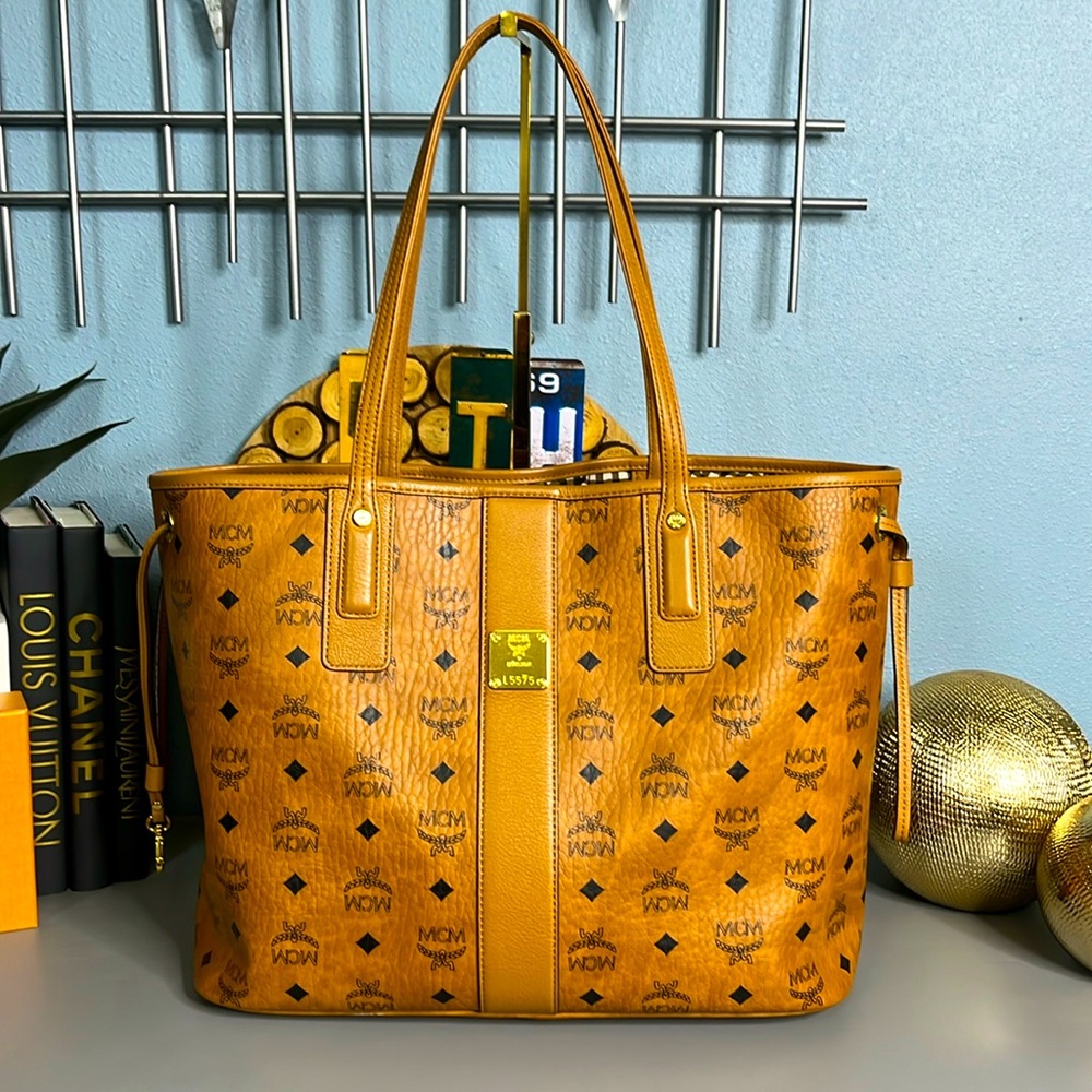 MCM Reversible Medium Visetos Tote Bag